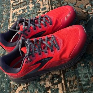 Brooks Cascadia 16 women’s size 10